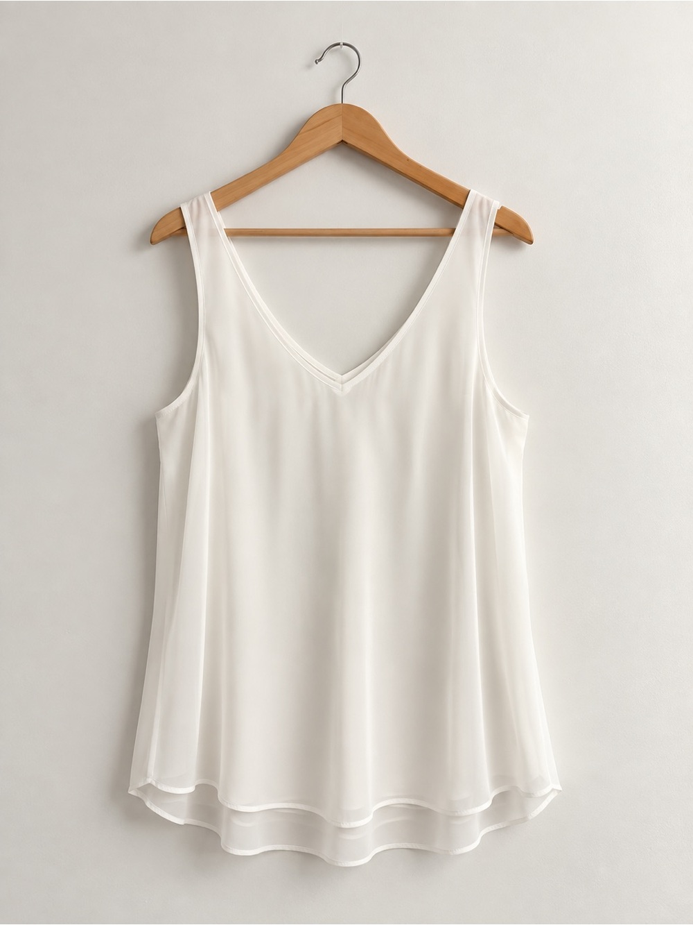 RW&CO. White V-Neck Sleeveless Blouse Tank | Size L